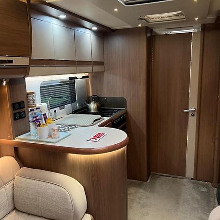 Self Contained Holiday Home Caravan Corsham Esterno foto
