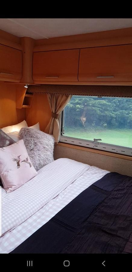 Self Contained Holiday Home Caravan Corsham Esterno foto