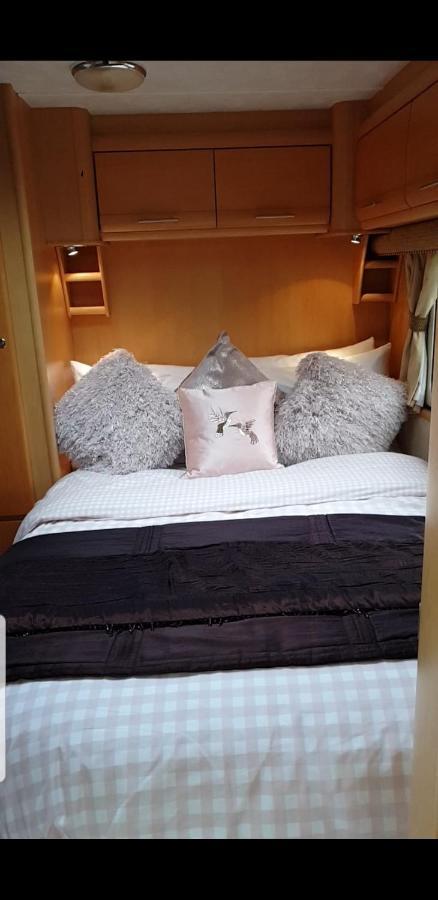 Self Contained Holiday Home Caravan Corsham Esterno foto