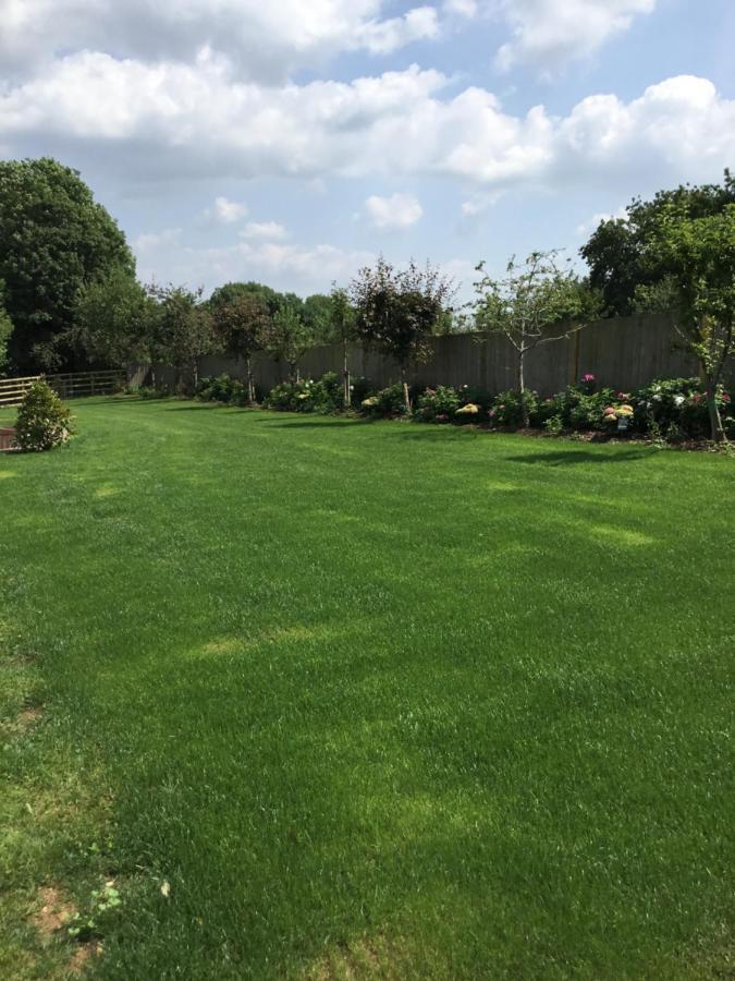 Self Contained Holiday Home Caravan Corsham Esterno foto