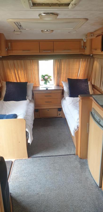 Self Contained Holiday Home Caravan Corsham Esterno foto