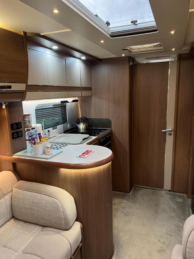 Self Contained Holiday Home Caravan Corsham Esterno foto